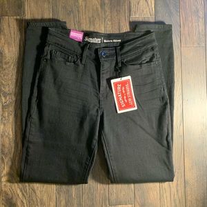 Signature Levi’s Black Skinny Jeans